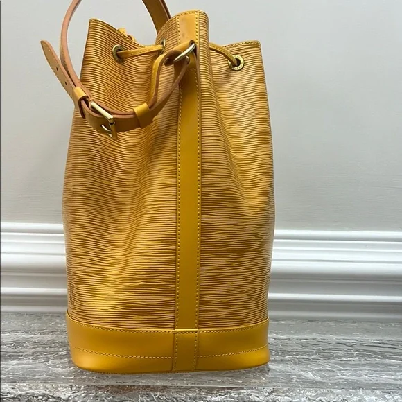 Louis Vuitton Yellow Epi Leather Bucket Shoulder Bag - Picture 7 of 16